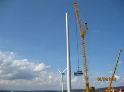 Aufbau mit Kran - Windkraftanlge Lohberg